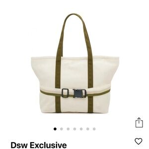 Canvas tote with travel band